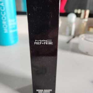 Prep + Prime Natural Radiance In Radiant Yellow
